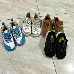 Bundle of 4 pairs of sneakers